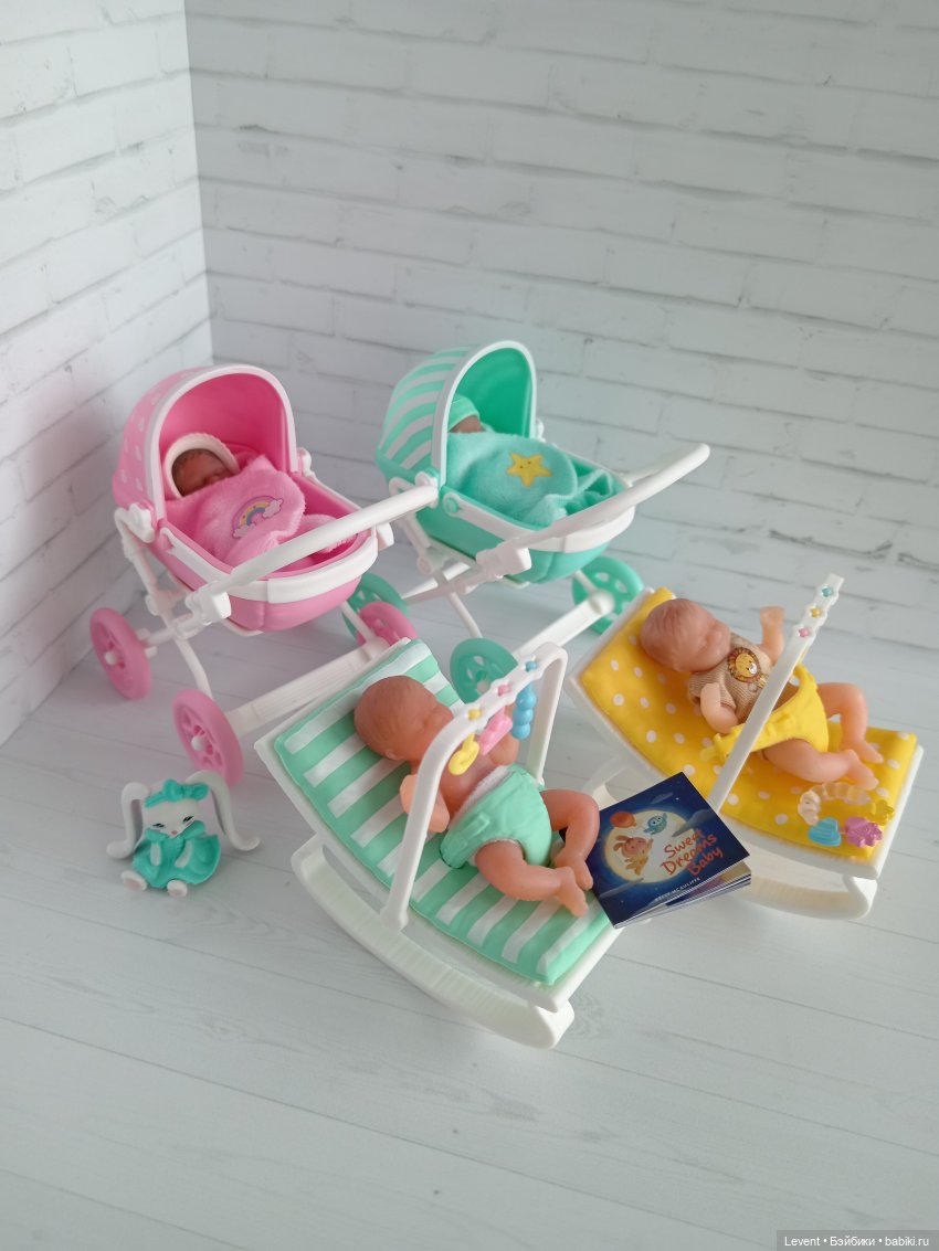 Как я одела малышей My mini baby Zuru