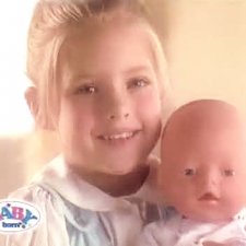 Я отыскала редкие старые рекламные ролики Baby Born и Baby Annabell на русском языке