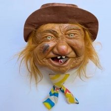 Настенная голова-прикол Laffun Head от Peter Figuren и BIBI products. Подробный обзор.