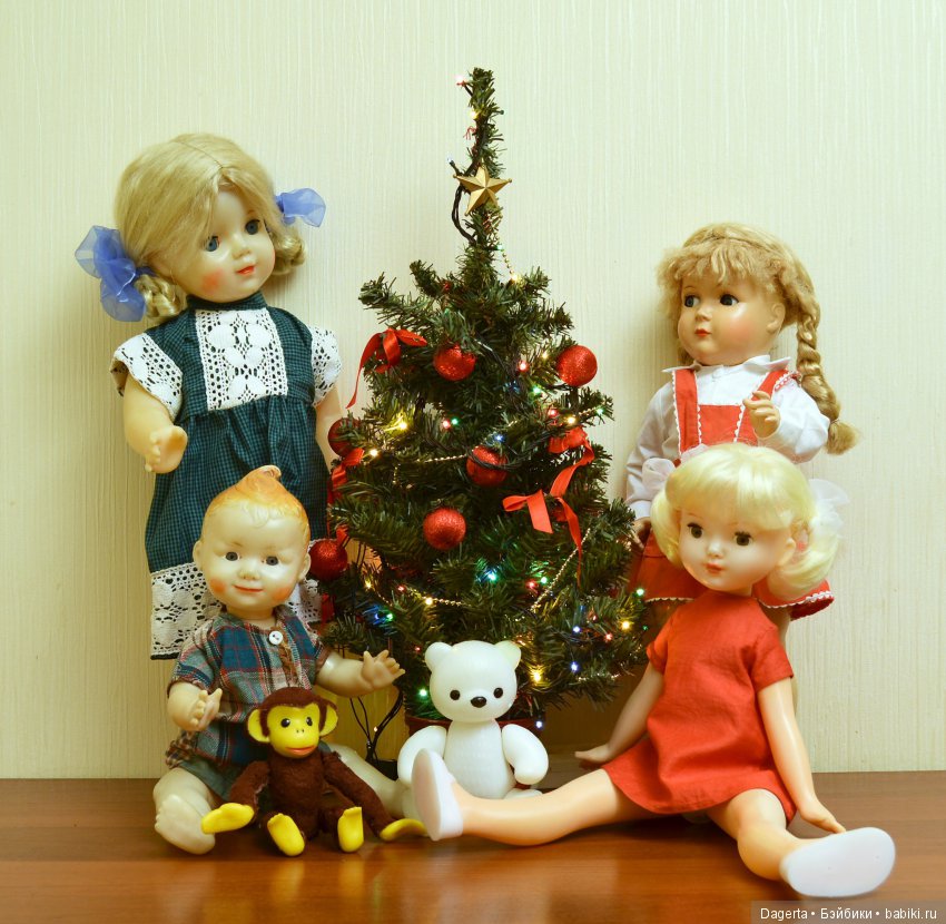 Поздравлялки — Новый год и Рождество: праздничные фото кукол (фото 2)