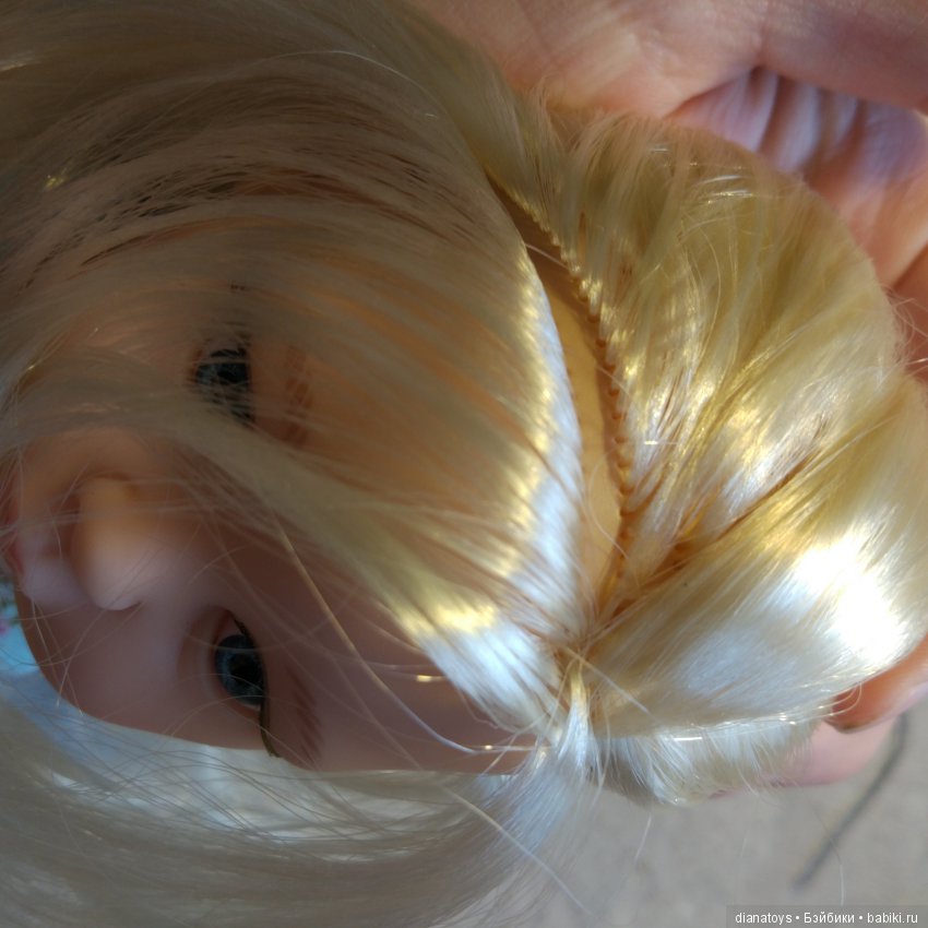 Что будет, если взять Клаудию от Паола Рейна с волнистыми волосами и отрезать ей челку? А потом распрямить волосы (фото 3)