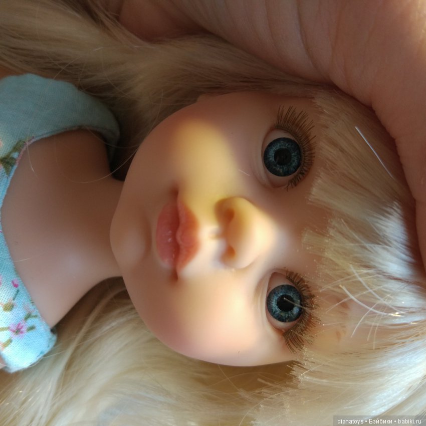 Что будет, если взять Клаудию от Паола Рейна с волнистыми волосами и отрезать ей челку? А потом распрямить волосы (фото 9)