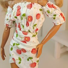 Комплект одежды для Барби юбка с ягодами вишни