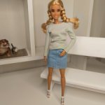 Одежда для кукол типа Барби джинсовая юбка и лонгслив