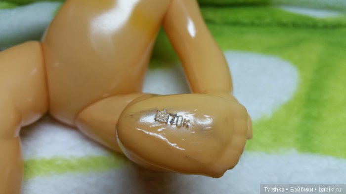 Помогите, почистить куколку, целулойдного пупсика и опознать их (фото 5)