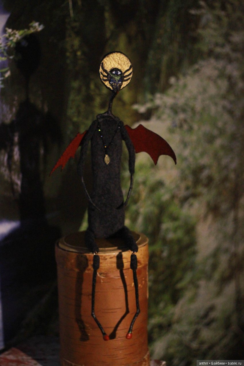 Айин. Готическая кукла — Авторские куклы из шерсти (валяние): сухое (фото 2)