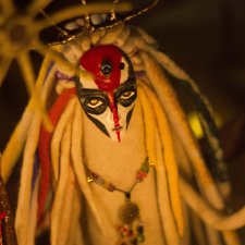 Чертополоховый олень, бабочка вечерней зари, белый шаман