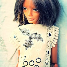 Mooqla, Мукла Реи в платье из винтажного шитья