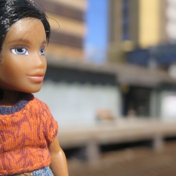 Lil Bratz Boy гуляет по Москве