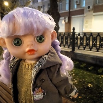 Девочка-Совя на улицах Москвы