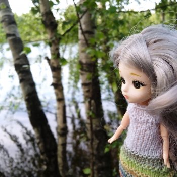 "Вслед за детьми молчащими странно"