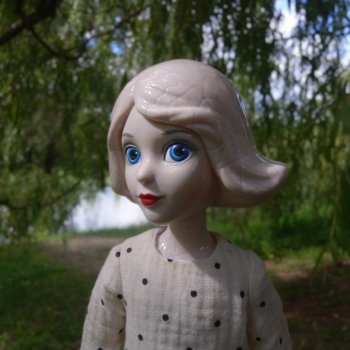 China Girl - "Фарфоровая" девочка
