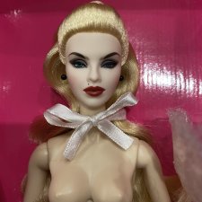 Integrity Toys Jolie Kiss You in Paris (2016)