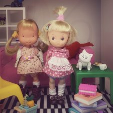 Кнопочка и Пуговка - две подружки, нестарушки