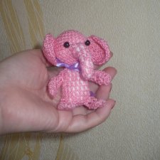 Родился слоник