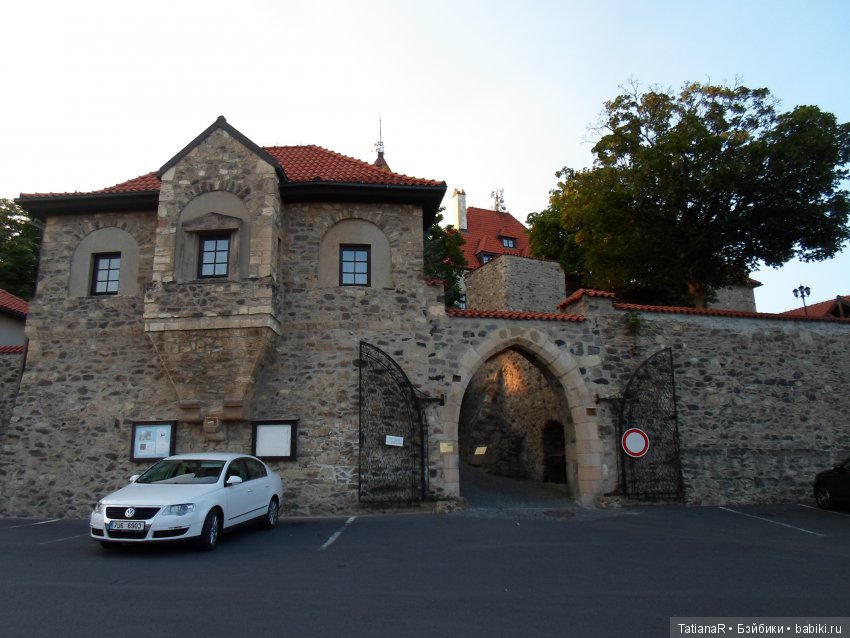 Часть третья. Натали в старинной крепости. Приключения коллекционной куклы Минуш от Sylvia Natterer (фото 4)