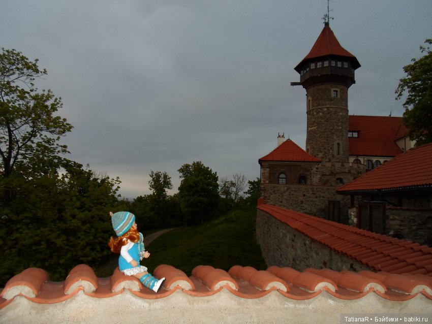 Часть третья. Натали в старинной крепости. Приключения коллекционной куклы Минуш от Sylvia Natterer