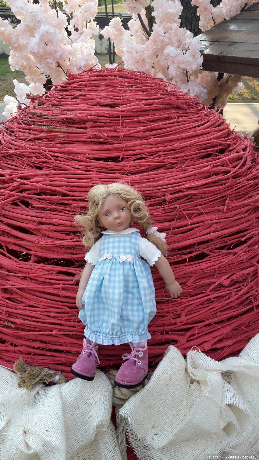 Пасхальная прогулка Лизхен. Куклы Zwergnase