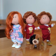 Три близнеца и собака