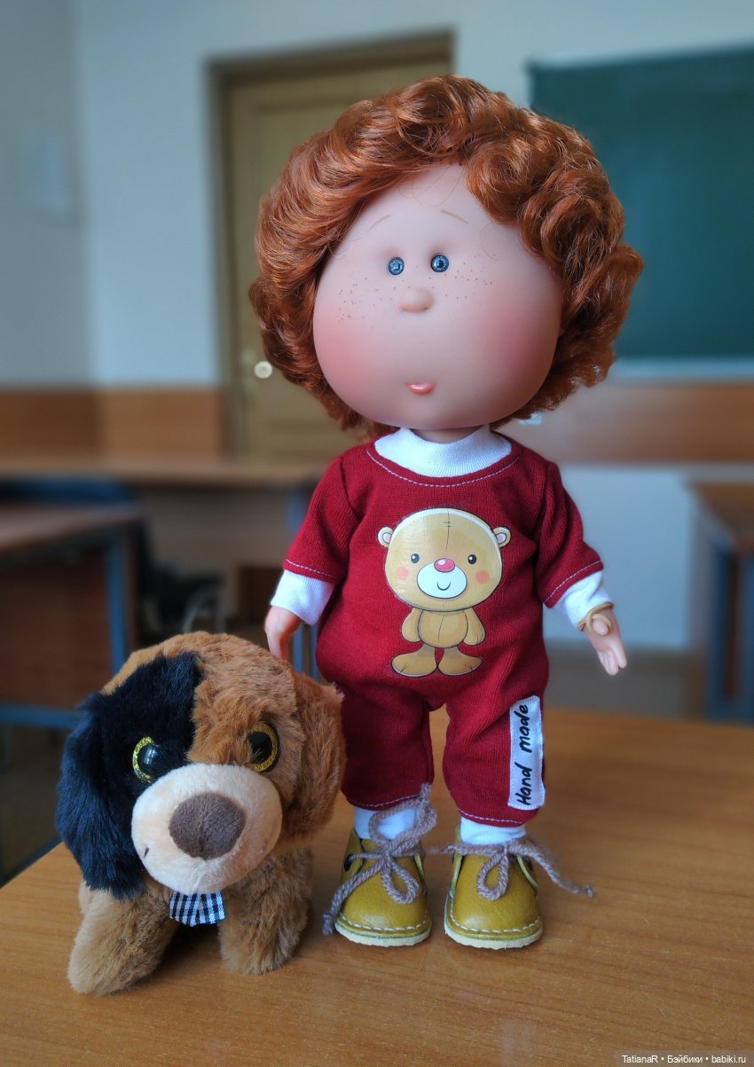 Три близнеца и собака — Куклы Nines d'Onil (Нинес): Миа (Mia)