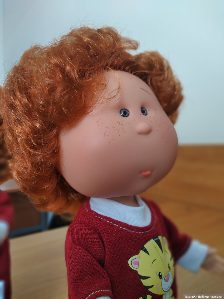 Три близнеца и собака — Куклы Nines d'Onil (Нинес): Миа (Mia)