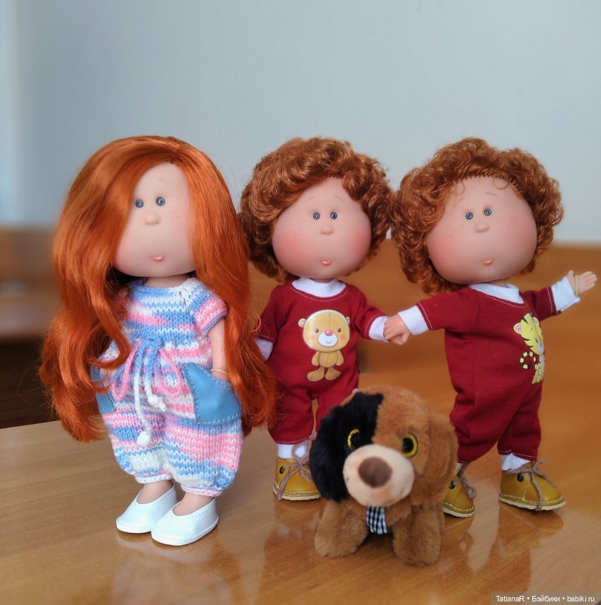 Три близнеца и собака — Куклы Nines d'Onil (Нинес): Миа (Mia)