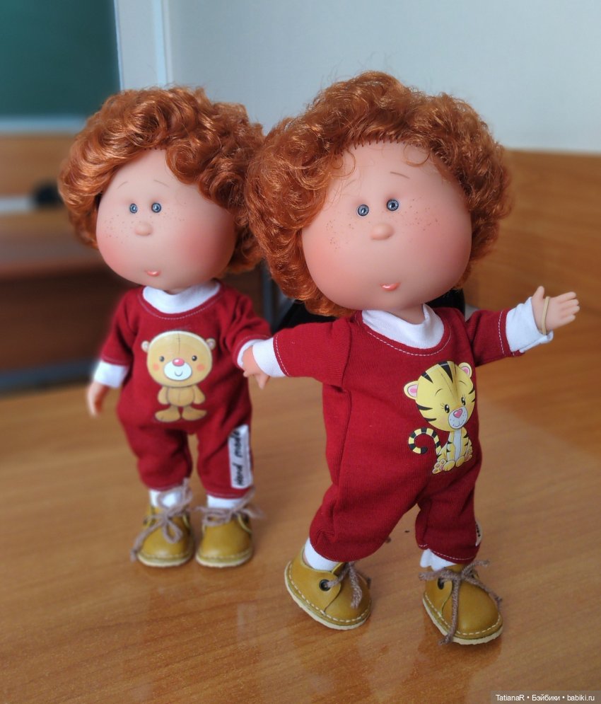 Три близнеца и собака — Куклы Nines d'Onil (Нинес): Миа (Mia)