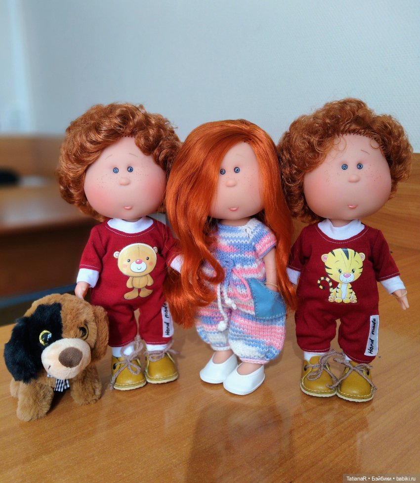 Три близнеца и собака — Куклы Nines d'Onil (Нинес): Миа (Mia)