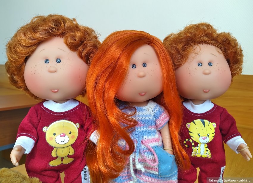 Три близнеца и собака — Куклы Nines d'Onil (Нинес): Миа (Mia)
