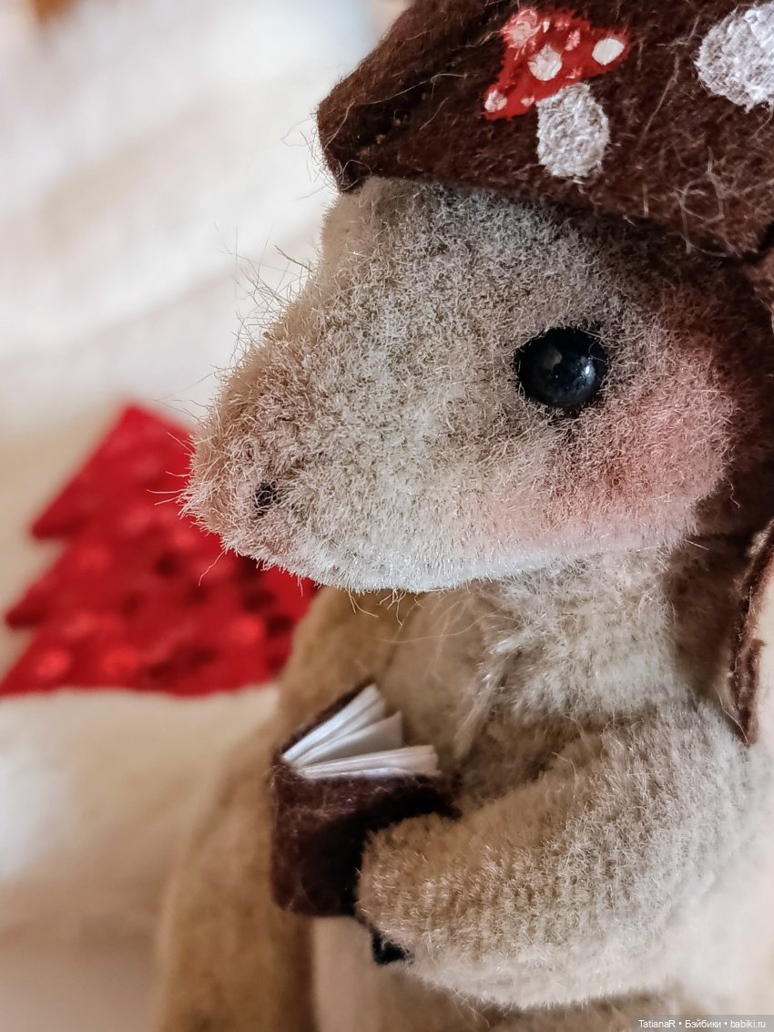 Сказка в шапке или Новогодняя компания у кукольной ёлочки, или Праздник продолжается