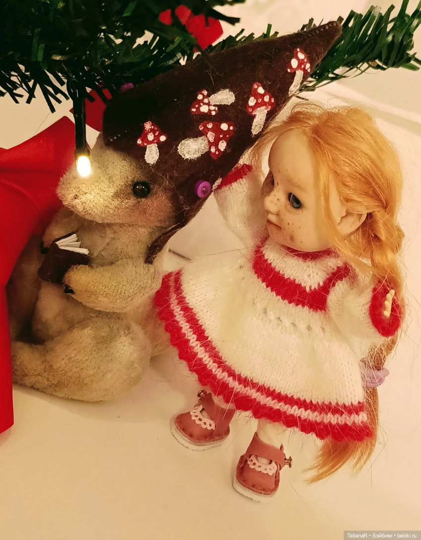 Сказка в шапке или Новогодняя компания у кукольной ёлочки, или Праздник продолжается