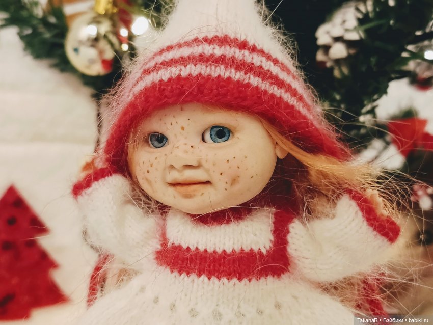 Сказка в шапке или Новогодняя компания у кукольной ёлочки, или Праздник продолжается