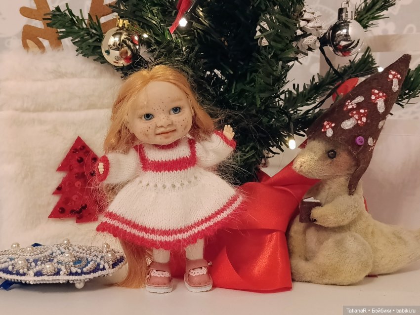 Сказка в шапке или Новогодняя компания у кукольной ёлочки, или Праздник продолжается