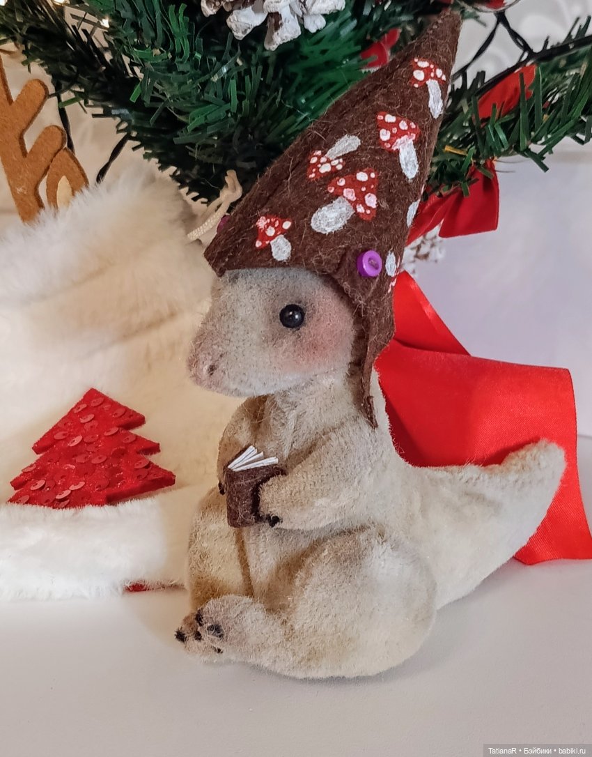 Сказка в шапке или Новогодняя компания у кукольной ёлочки, или Праздник продолжается