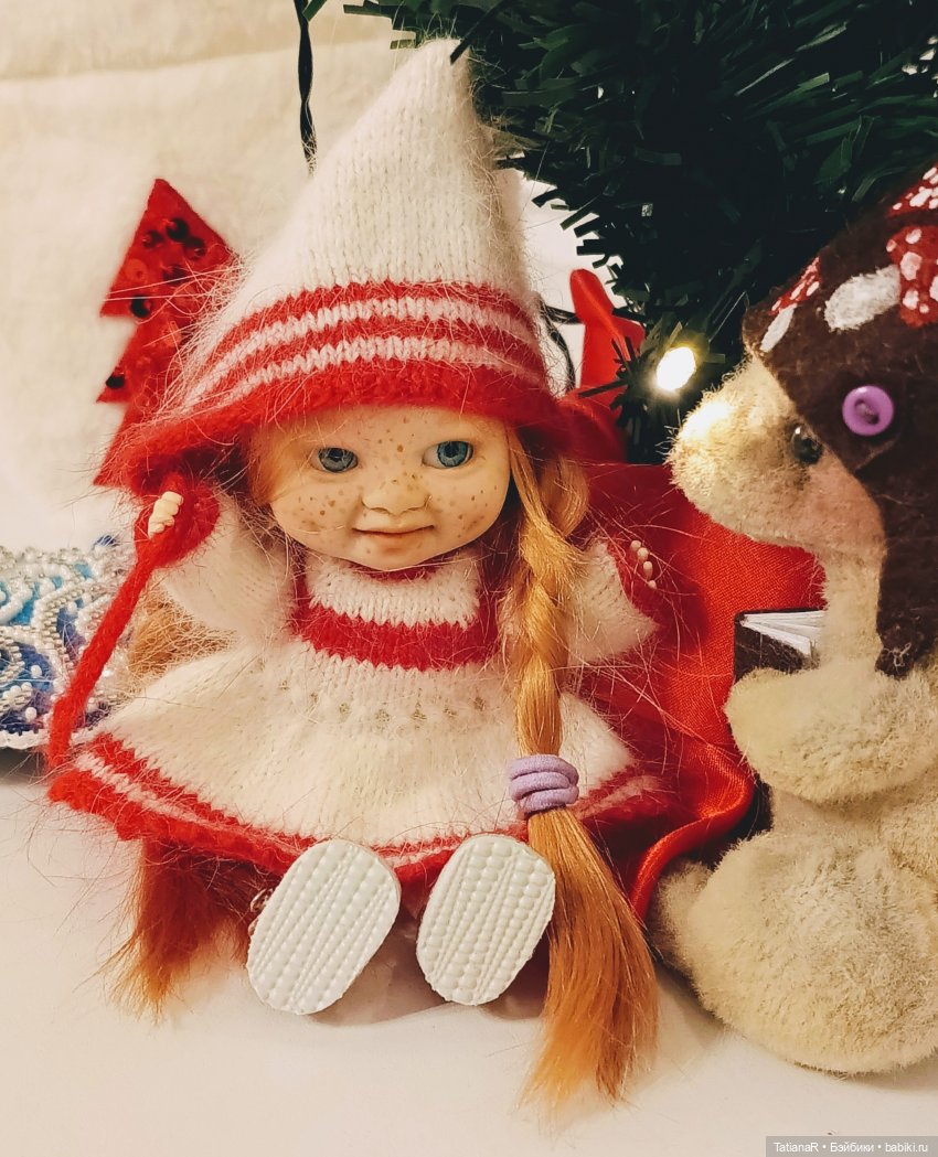 Сказка в шапке или Новогодняя компания у кукольной ёлочки, или Праздник продолжается