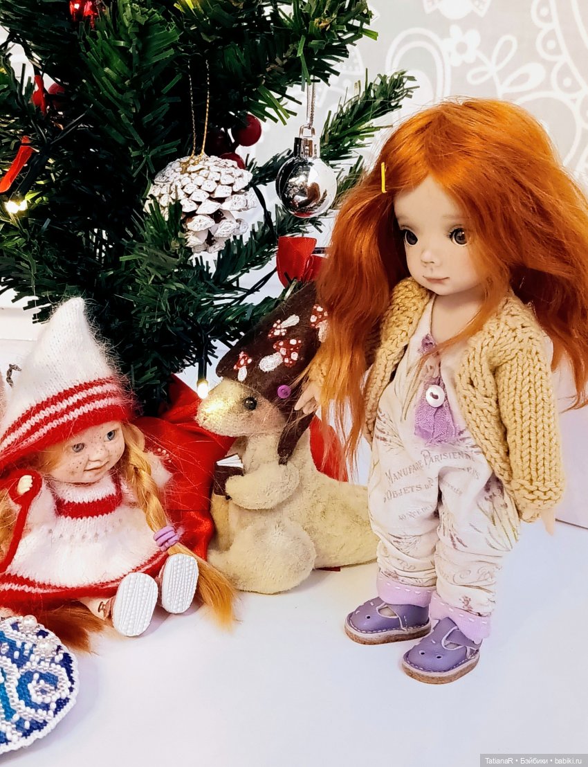 Сказка в шапке или Новогодняя компания у кукольной ёлочки, или Праздник продолжается