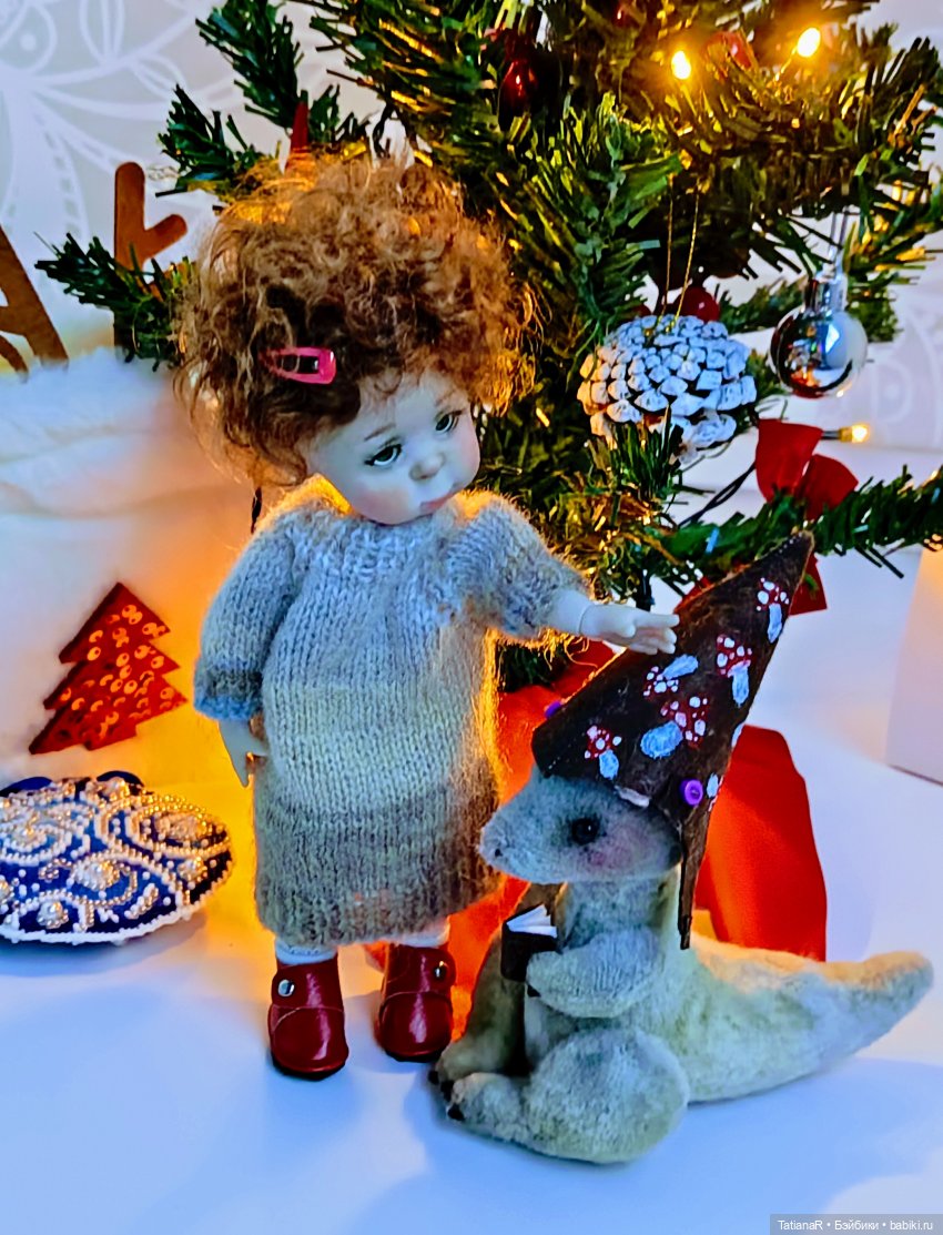 Сказка в шапке или Новогодняя компания у кукольной ёлочки, или Праздник продолжается