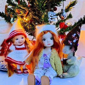 Сказка в шапке или Новогодняя компания у кукольной ёлочки, или Праздник продолжается