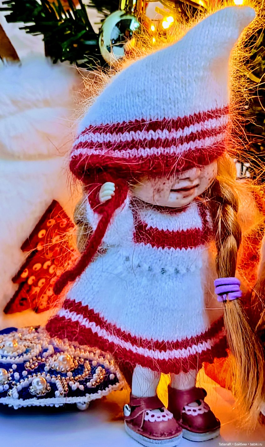 Сказка в шапке или Новогодняя компания у кукольной ёлочки, или Праздник продолжается