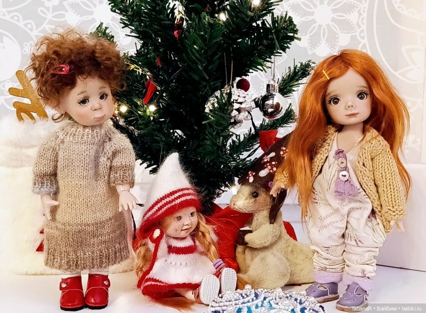 Сказка в шапке или Новогодняя компания у кукольной ёлочки, или Праздник продолжается