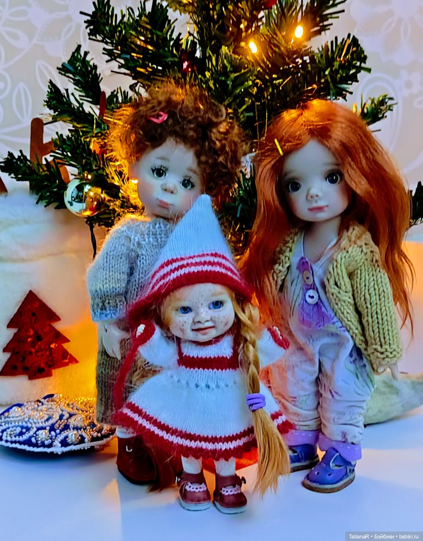 Сказка в шапке или Новогодняя компания у кукольной ёлочки, или Праздник продолжается