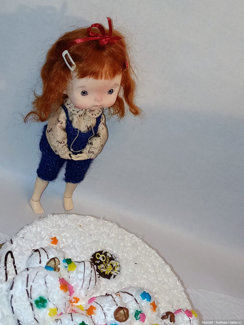 Приключения у праздничного тортика