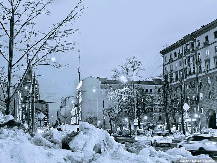 Приключения у праздничного тортика