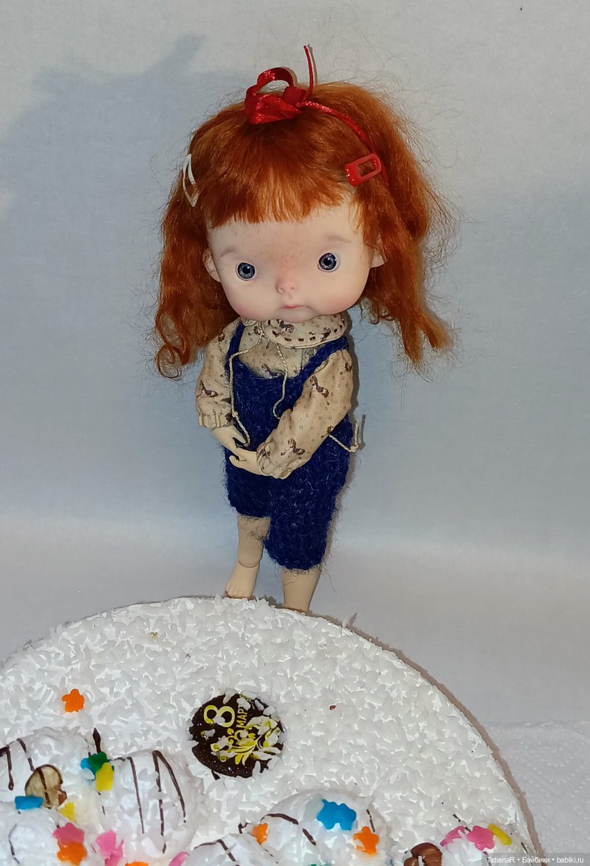 Приключения у праздничного тортика