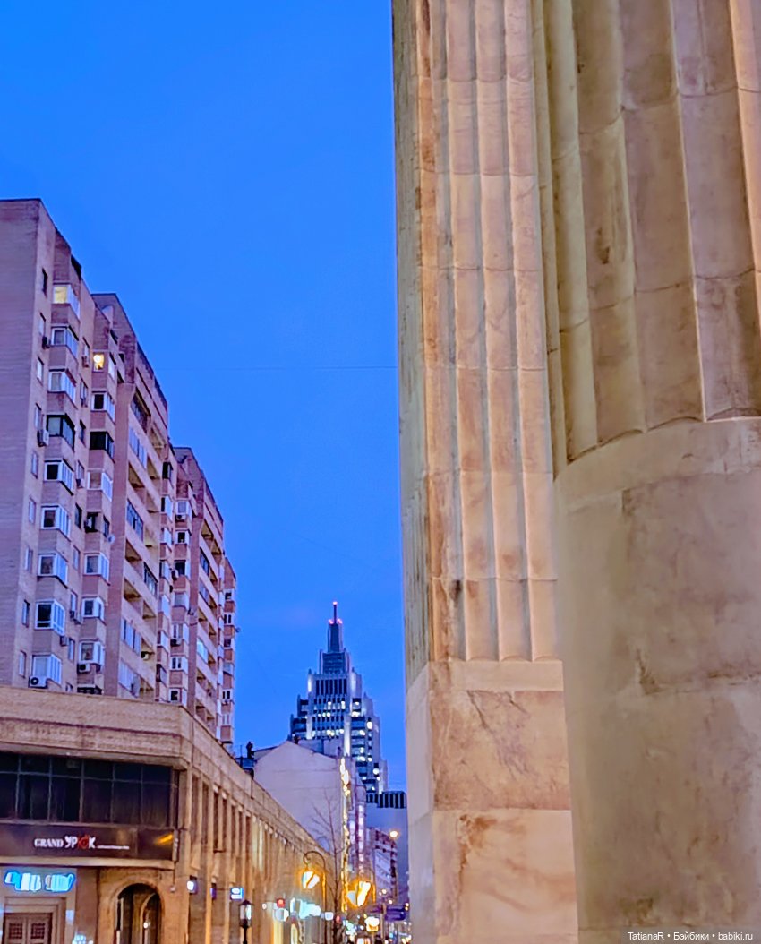 Приключения у праздничного тортика