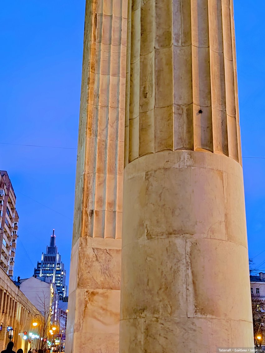 Приключения у праздничного тортика