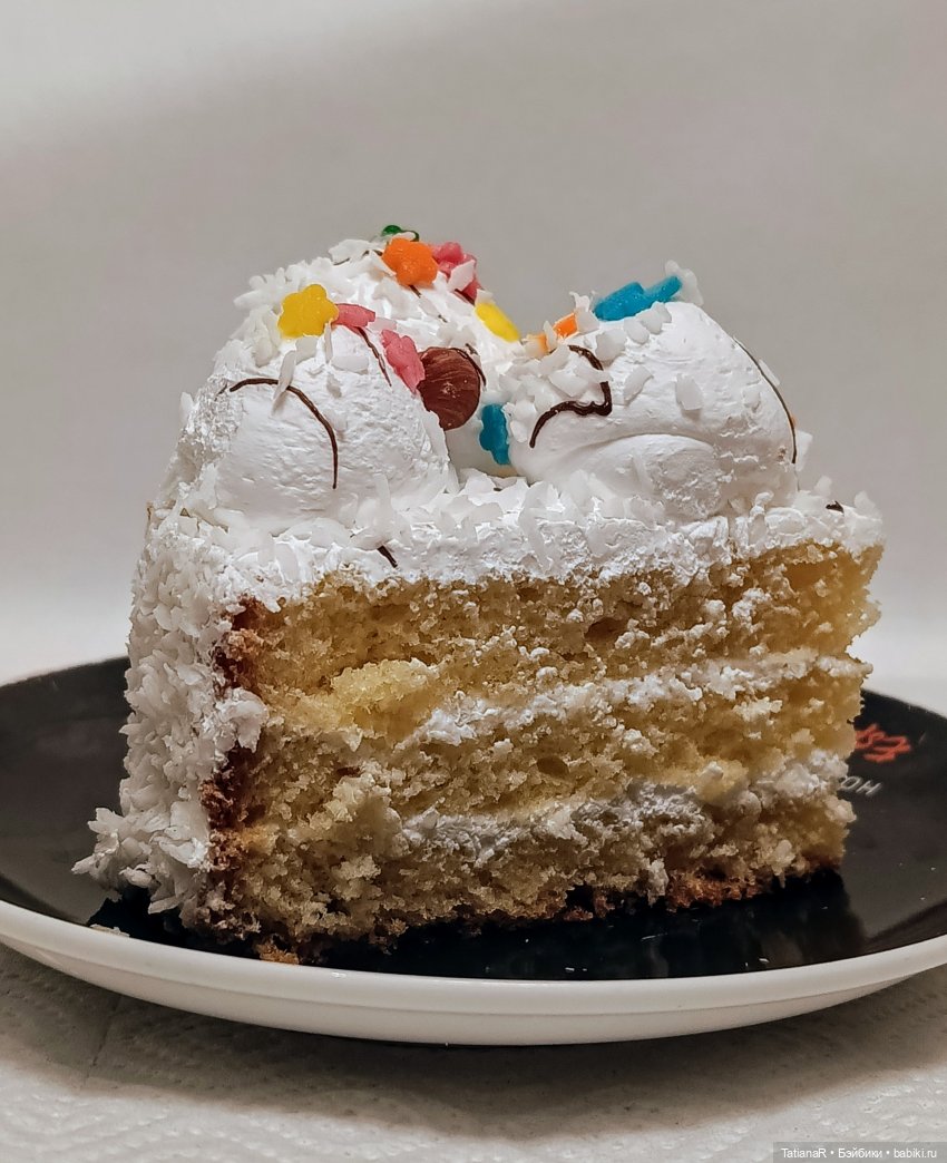 Приключения у праздничного тортика