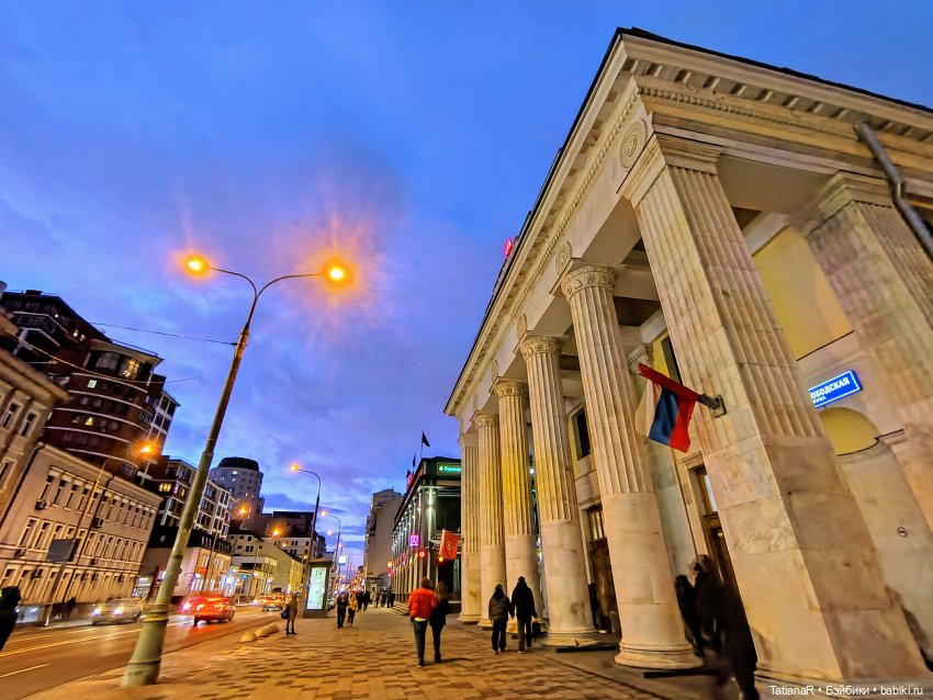 Приключения у праздничного тортика