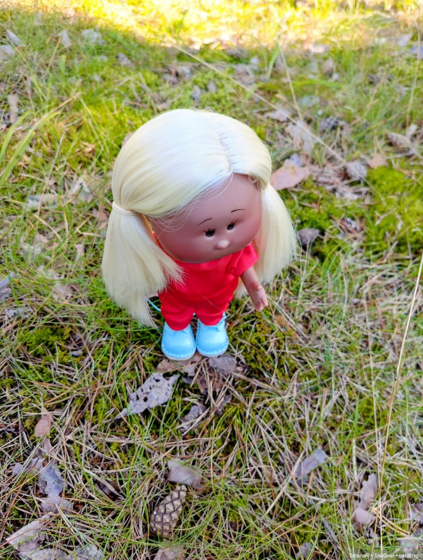 Дорога на пляж — Куклы Nines d'Onil (Нинес): Миа (Mia)