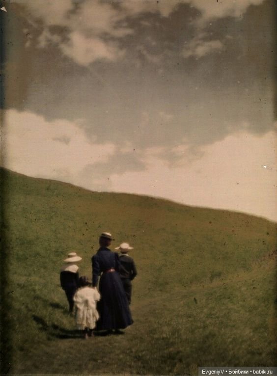 Как Володя и Соня играли в куклы